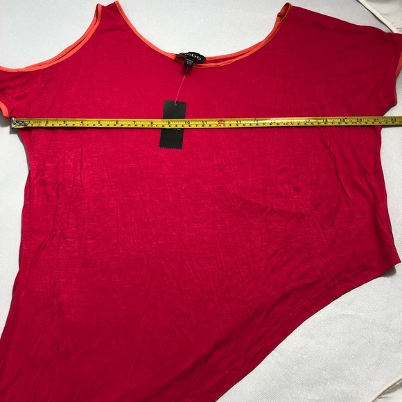 Bebe drapey deep rose asymmetrical hem top - Picture 6 of 6